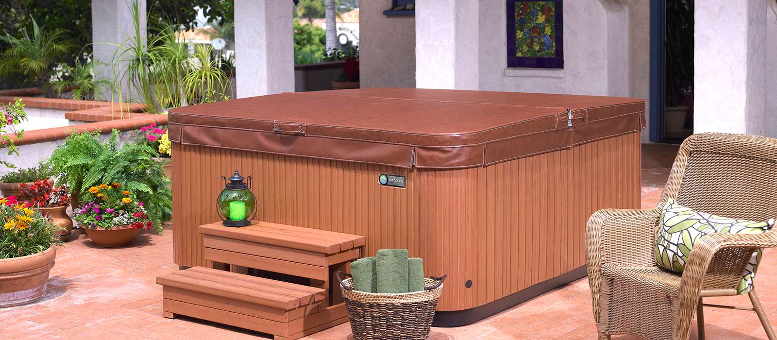 Featuring sculpted shells and Everwood® cabinets in a variety of colors, the Glow spa from Hot Spring Spas is a beautiful addition to any backyard.